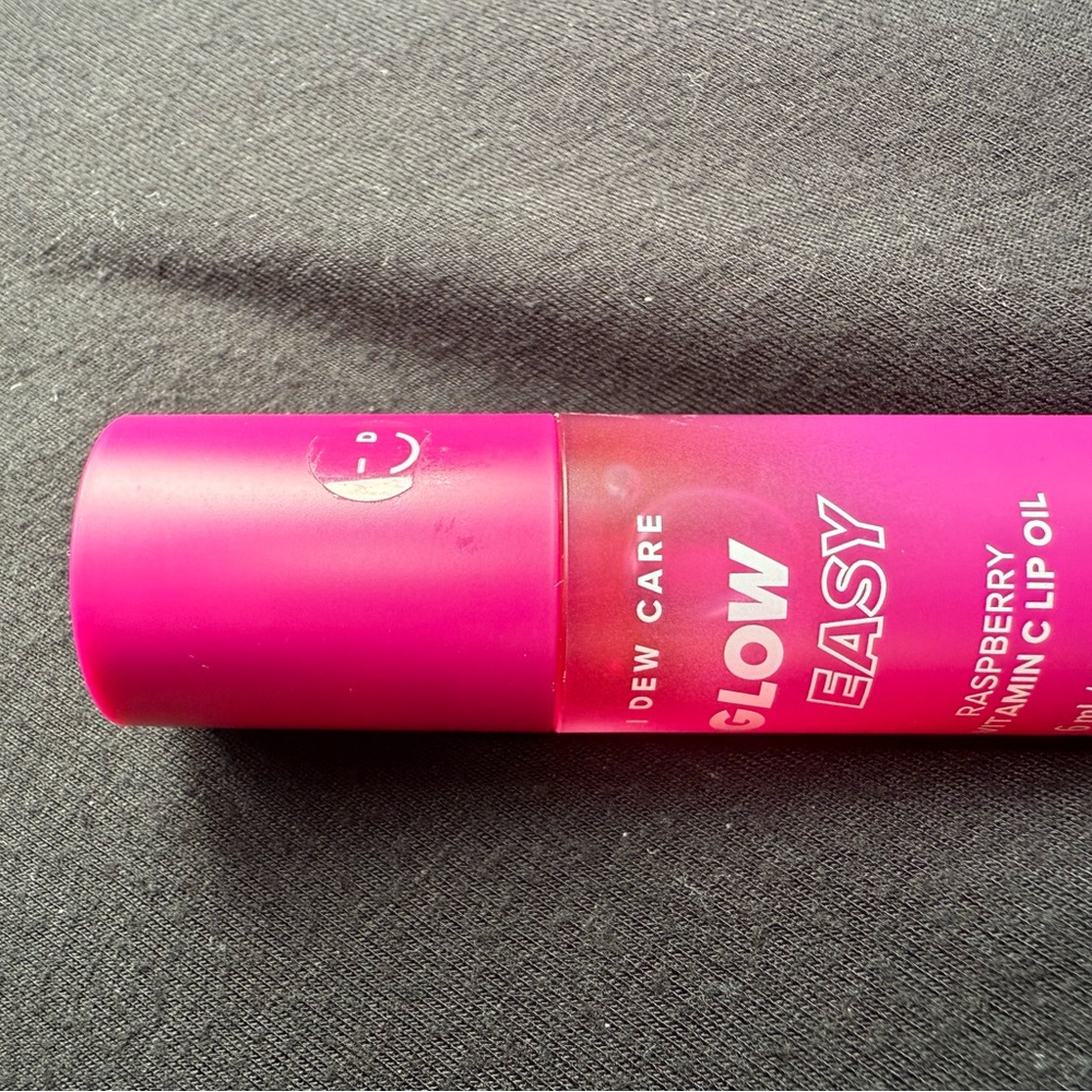 Glow Easy Raspberry Lip Oil - Picture 3 of 3